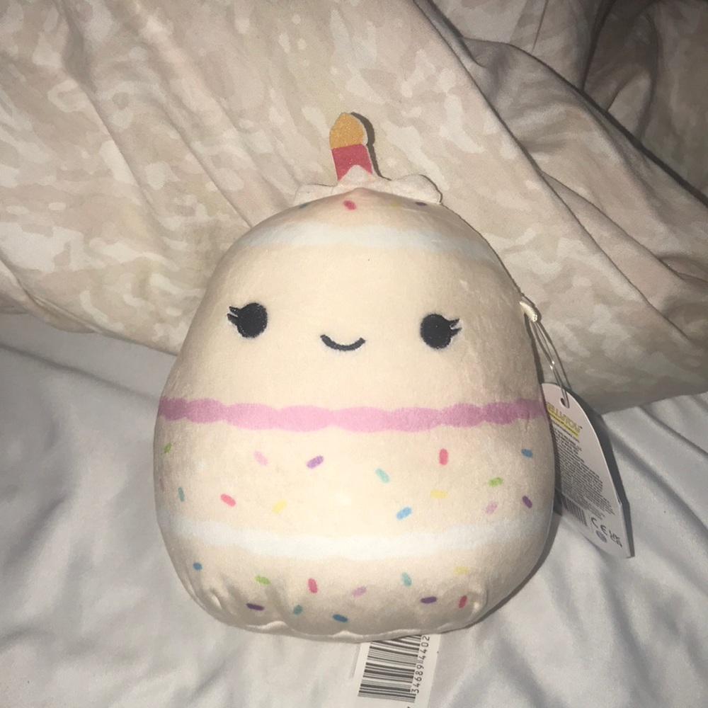 Dorina the birthday cake squishmellow